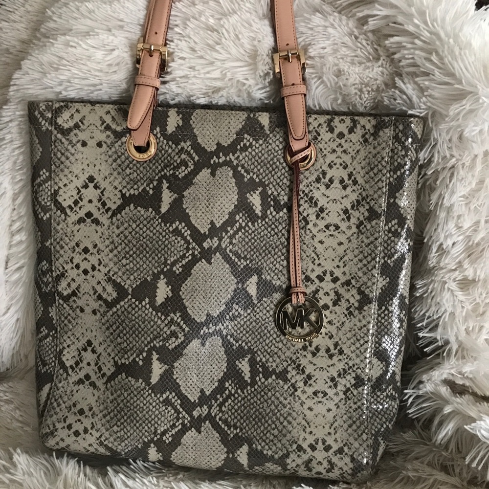 Michael Kors tote